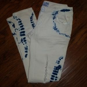 Skinny Jeans, Tie-dyed, Distroyed. SO FUN!!